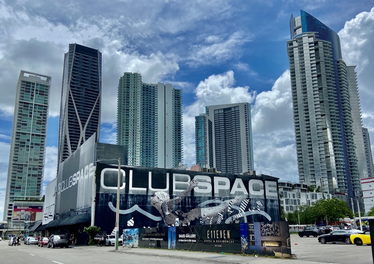 Club Space — photo 4
