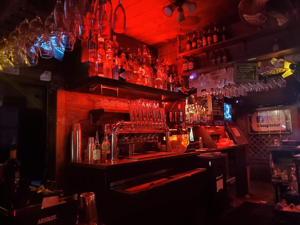 Bougainvillea's Old Florida Tavern — photo 4