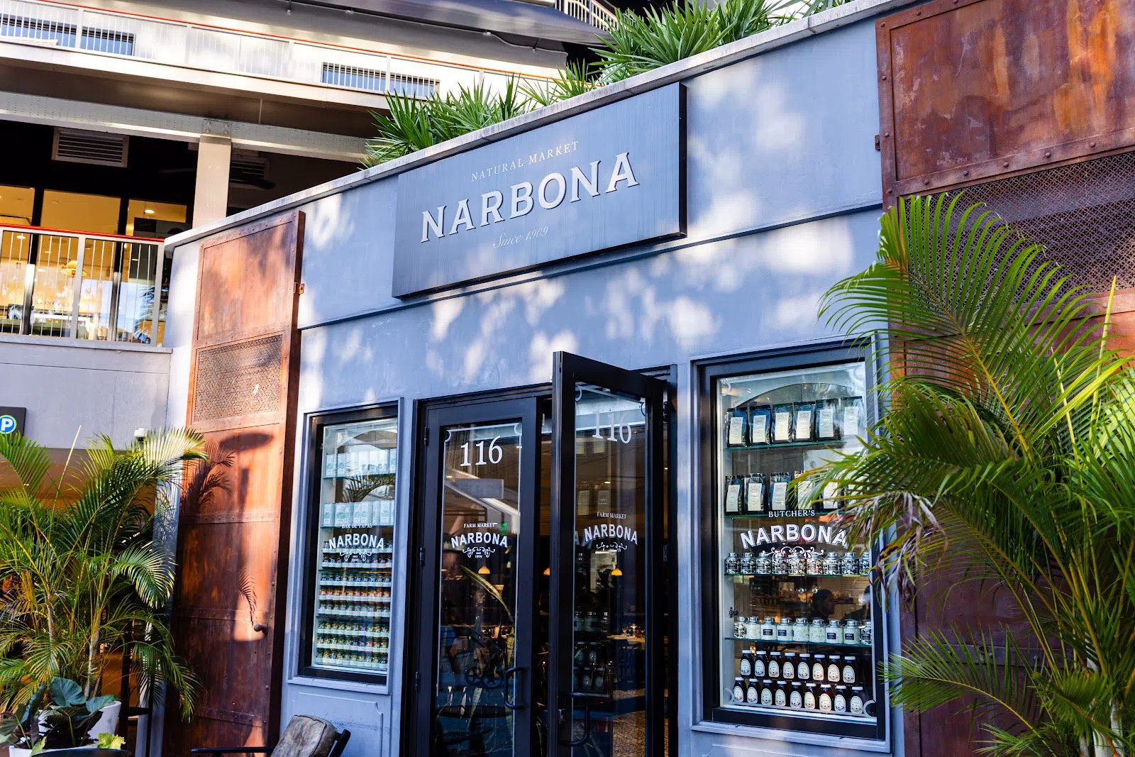 Narbona, Miami